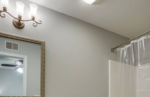Johnson City House | Charming Townhome - 2 story, 2 bd, 2 bath, 1 car garage. No smoking. No pets.