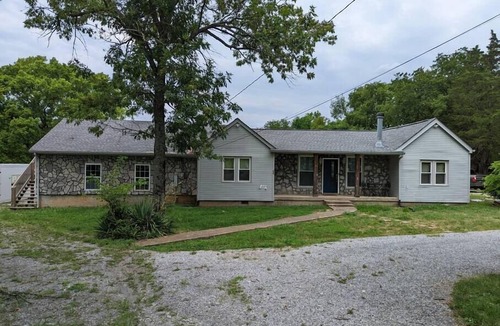 Madison House | Charming Urban Country House! Minutes to Downtown