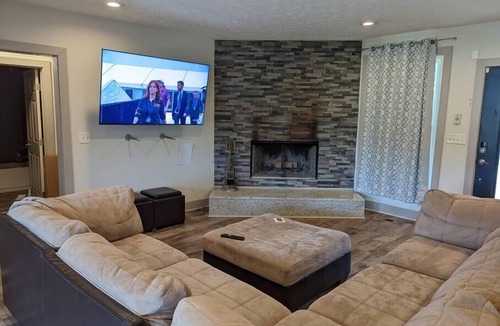 Madison House | Charming Urban Country House! Minutes to Downtown