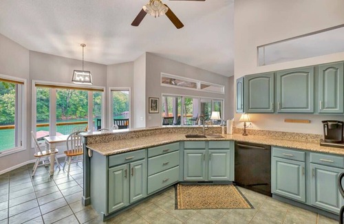 Indian Oaks House | Chartwell Pet Friendly Home in Secluded Cove