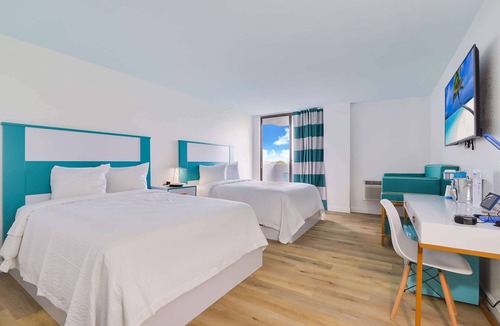 Inverrary Hotel | Chateau Mar Golf Resort, Trademark Collection by Wyndham