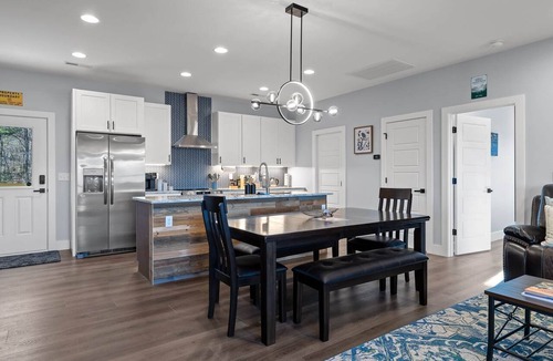 Rossville Apartment | ChattVistas-NatPrks-VIEWS-2bd/2ba-5min2TN-Sleeps6+