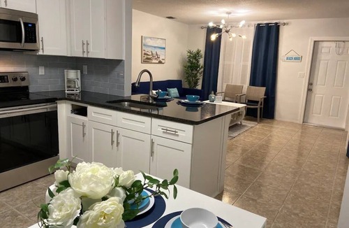 Little Ranches House | Cheerful 2Bd Home, 10 Min to Hollywood Beach