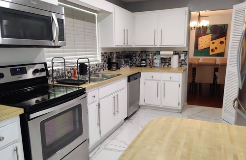 Port Saint Lucie House | Cheerful 3-bedroom home with pool