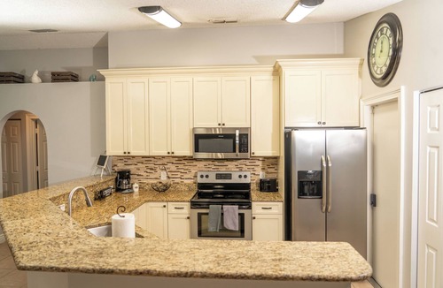 Port Saint Lucie House | CHEERFUL 3 BEDROOM HOME
