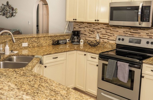 Port Saint Lucie House | CHEERFUL 3 BEDROOM HOME