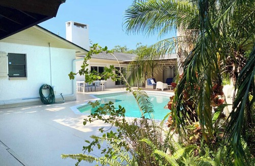 Riverview Estates House | Cheerful 4-bedroom home with a private pool