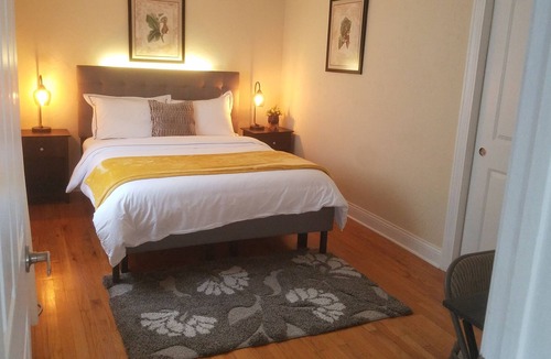 Greenacres House | Cheerful 5 bedroom vacation home & free parking