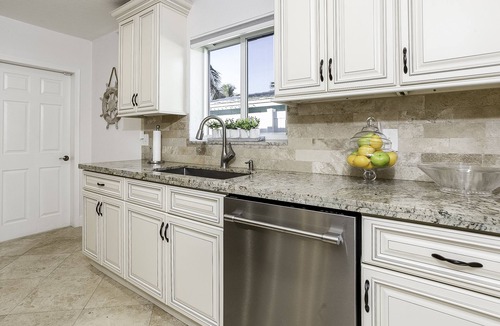 Garden Isles House | Chef's Kitchen Villa in Pompano Beach. Heated Pool and 3D tour available
