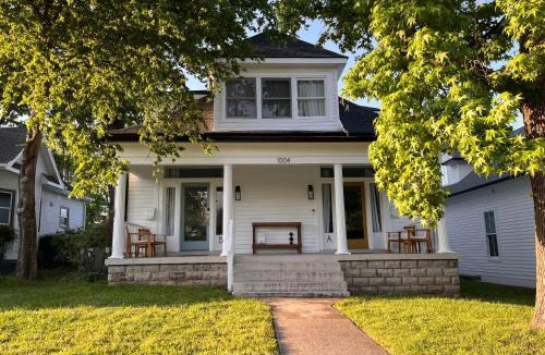 Nashville House | Chic 2 bed 2 bath, in 12 South