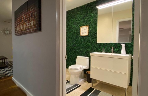 Old Town Apartment | Chic 2 Bedroom Condo 300 Steps from Duval St