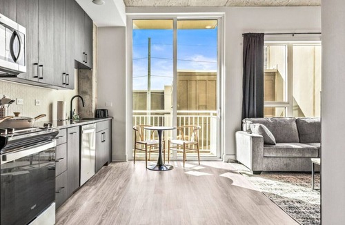 Channel District Apartment | Chic Channelside Getaway in DT
