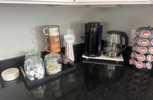 High Point House | Chic & Cozy Highpoint Home - Minutes to HPU & Market - Pet Friendly