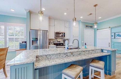 Cypress Lake Condo | Chic Gulf Villa | Pools, Hot Tub, Sports Courts, Fishing Pier | Mins to Beach