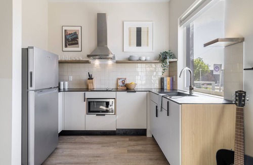 Buena Vista Apartment | Chic King Studio + Record Player | Germantown | Conway by AvantStay