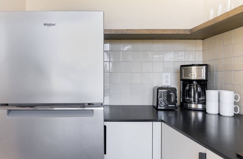 Buena Vista Apartment | Chic King Studio + Record Player | Germantown | Conway by AvantStay