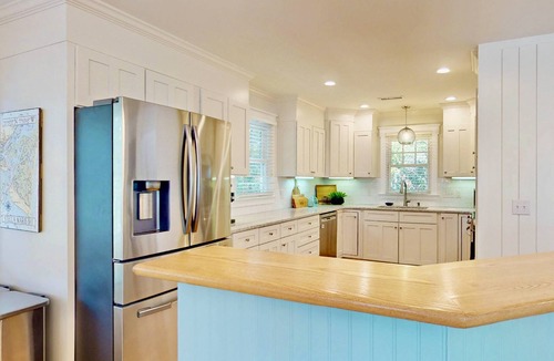 Bald Head Island House | Chic + Modern BHI Retreat, Both Clubs, 3 Golf Carts, 5 Porches w/Great Views