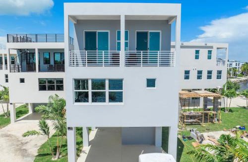Paradise Point House | Chic Ocean Hideaway with Grill