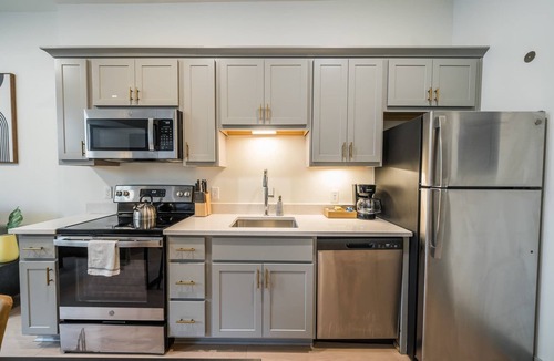 Downtown Louisville Apartment | Chic studio close to Louisville's Med District