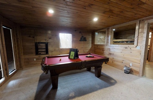 Sevierville Cabin | Chimney Ridge by RedAwning
