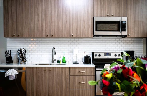 MLK University Condo | Cityscape 3- Killer Location- Sleeps 14-2 Condos