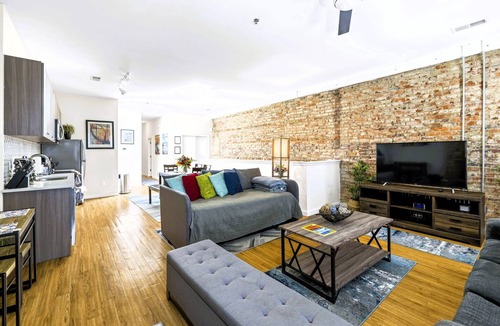 MLK University Condo | Cityscape 3- Killer Location- Sleeps 14-2 Condos