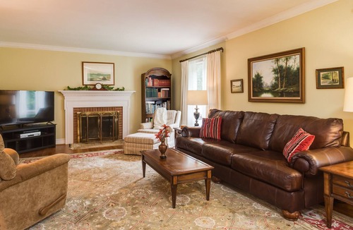 Earlysville House | Clarington | Spacious Four Bedroom Home with a Pool in mountains