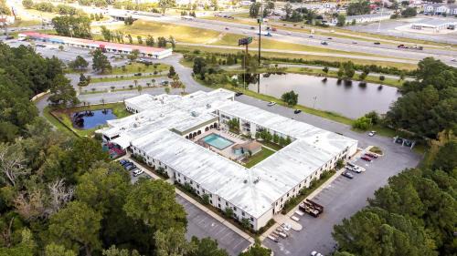 Pooler Hotel | Clarks Inn Savannah Airport