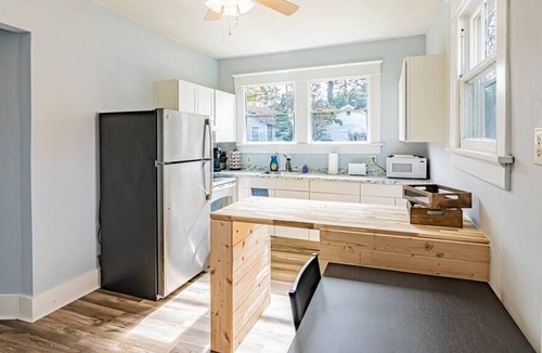 Midtown House | Classic Southern Charm - 3BR Med District