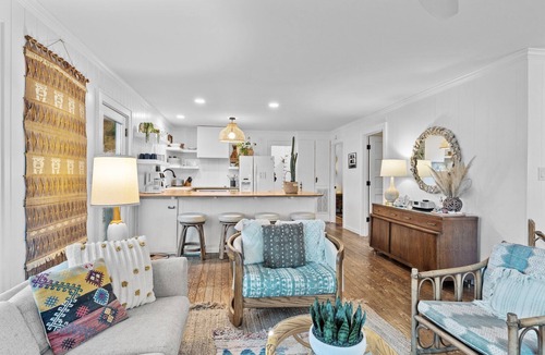 Emerald Isle Cottage | Classic Waterfront Cottage Private Pool Near Beach Water Views