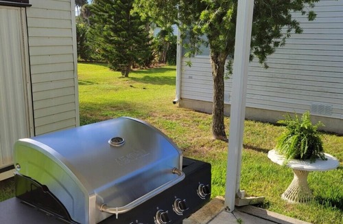 Edgewater House | Clean and Bright Indian River Intracoastal Home Near New Smyrna Beach