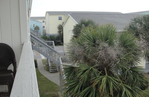 Pensacola Beach Condo | CLEAN and NEWLY Renovated! Relaxed and Fun Decor. 2B/2B with W/D