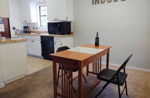 Tallahassee House | Clean house Private Indoor spaces By I-10
