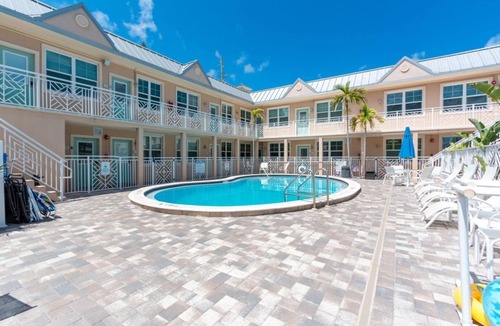 Bay Esplanade Condo | Clearwater Beach Suites #203