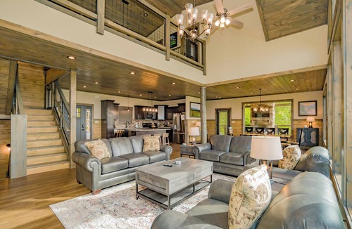 Smoky Mountains Cabin | Cliffside Scenic Splendor: Indoor Pool, Mtn Views, Theater, Games, Hot Tub, Wifi