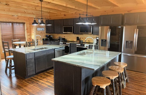 Primrose Cabin | Cliffview Wilderness Luxury Cabin - Cliffview resort