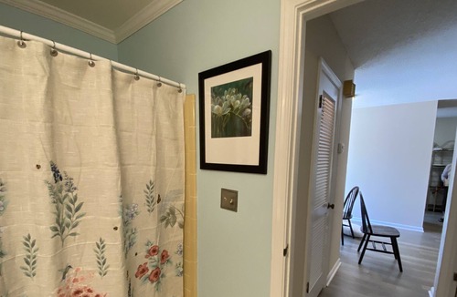 Seven Oaks Condo | Cloister’s 1Br End Unit Condo