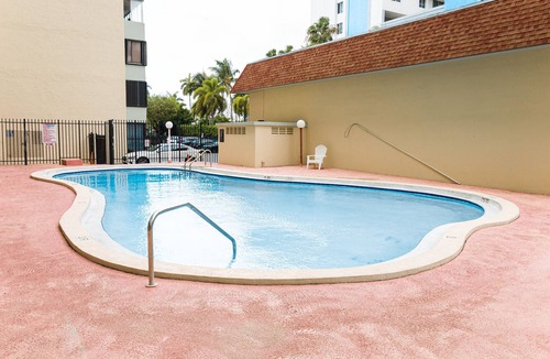 Ludlam Apartment | Close to Airport/Cruise Port Tropical Miami Condo