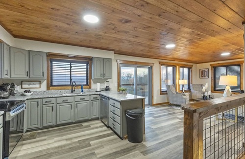 Sevierville Cabin | Close to attractions~Dog Friendly~Indoor Pool~Hot Tub~Views