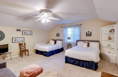 Savannah House | Close to Beach & Downtown Fun-Cozy Coastal Cottage