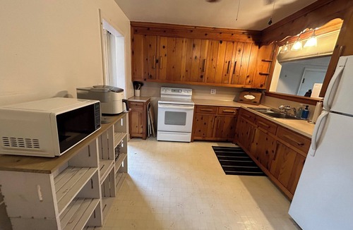 Waynesboro House | Close to everything! Wintergreen Resort, Skyline Drive, Nelson 151 and more!