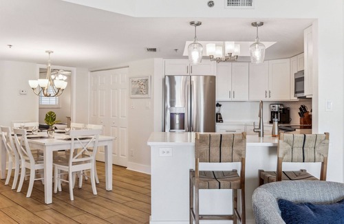 Indian Shores Condo | Coastal Charm Oceanview 3BR Condo w/ Heated Pool
