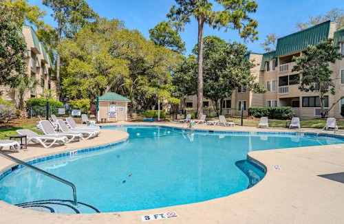 Palmetto Dunes Apartment | Coastal Confessions - Poolside - Walk to Beach