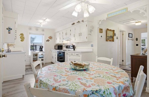 Shallotte House | Coastal Cottage: Intracoastal Waterway-view cottage with private deck, & central AC