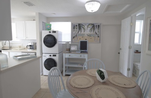 Dunedin House | Coastal Downtown Dunedin w/GOLF CART!