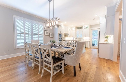 King City House | Coastal Luxury Retreat - Private Pool, Walk to the Pier, & Sleeps 16!