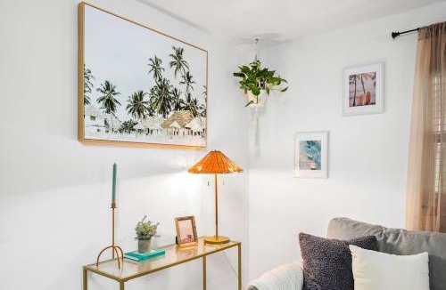 Sarasota Springs House | Coastal Pool Bungalow - 15 Mins to Famous Beaches