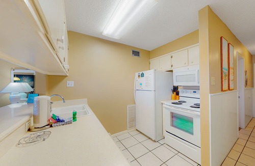 Fort Bay Condo | Coastal retreat w/gulf views, shared pool, hot tub, & beach access