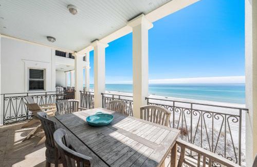 Delos House | Coastal Treasure