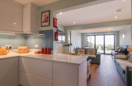 Swalecliffe Cottage | Coastguards View